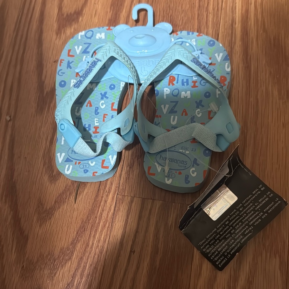 Baby Havaianas new with tags size 6.5C
